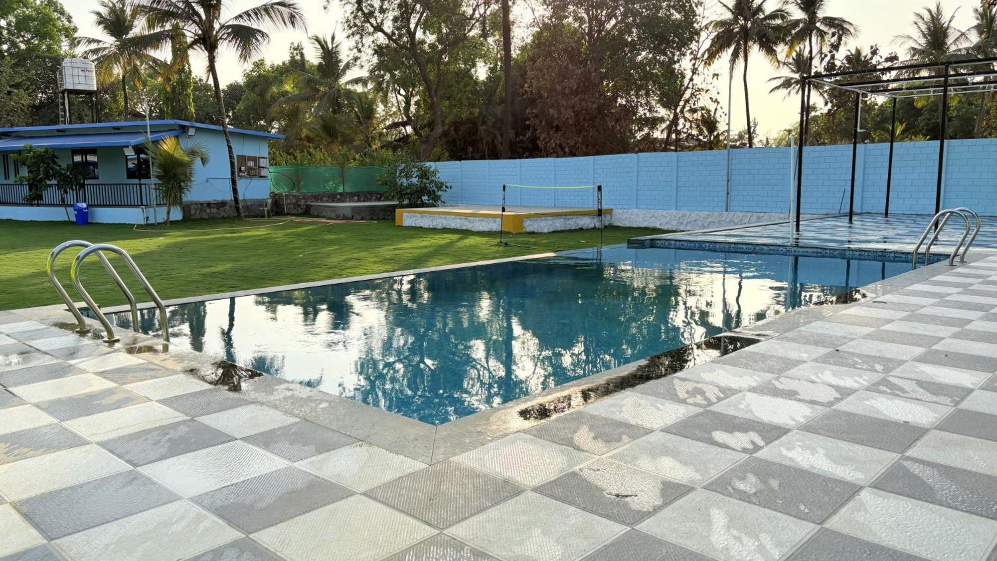 Deep Bhavani Resort Карджат Екстериор снимка